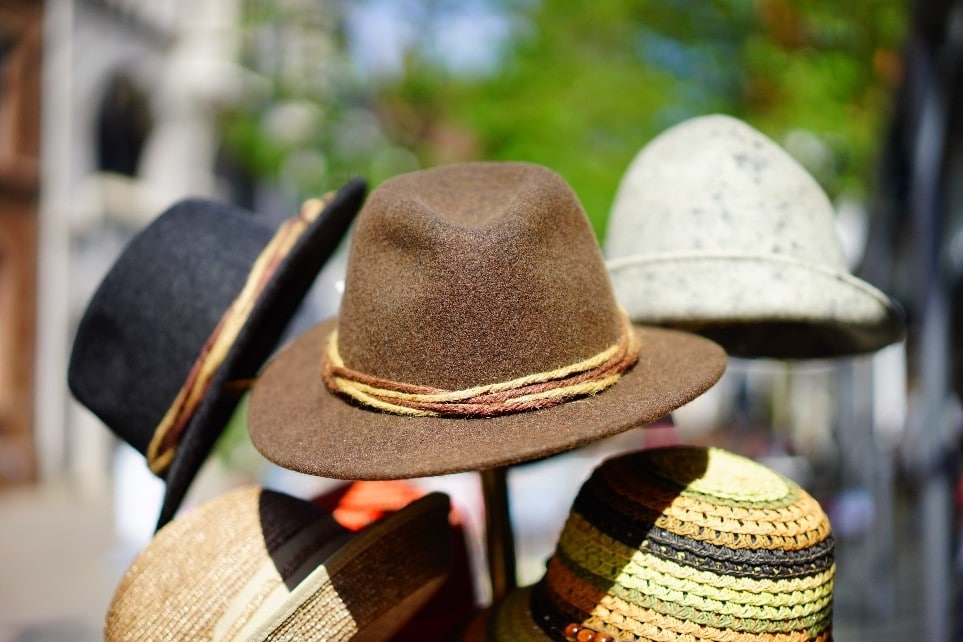 Editors vs. Proofreaders: They Don’t Wear the Same Hat
