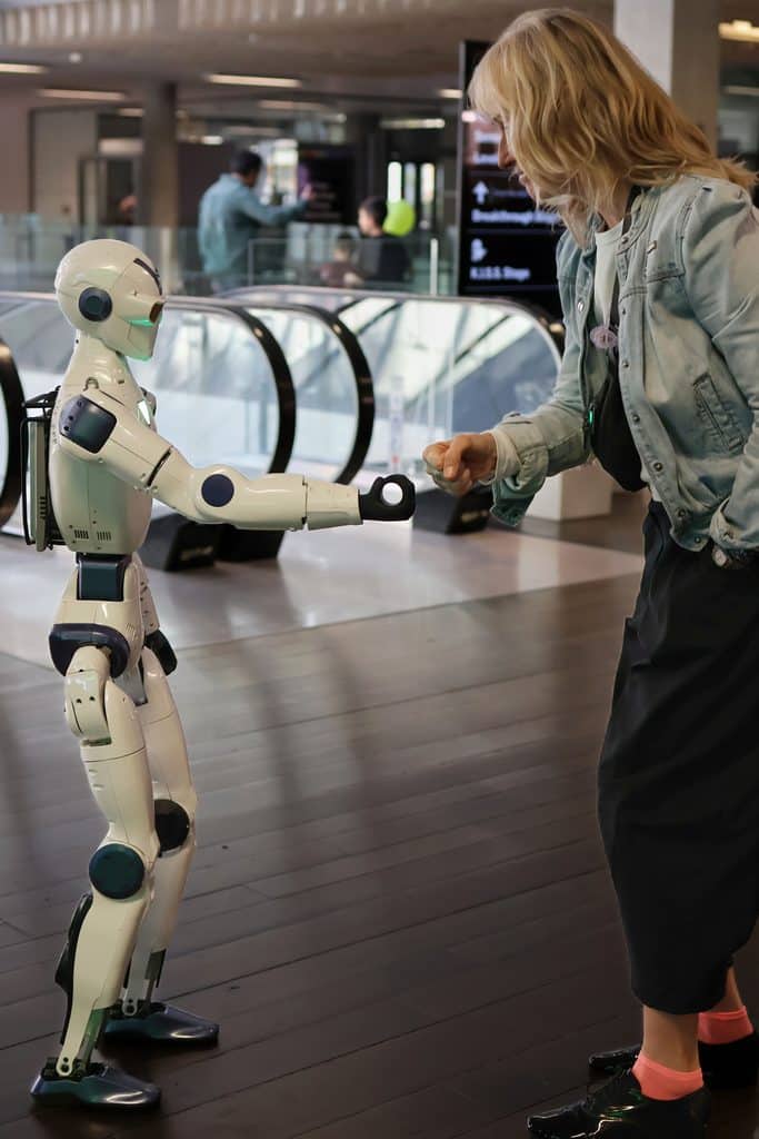 Photo by Tori  D: https://www.pexels.com/photo/human-robot-interaction-in-modern-technology-setting-40049037/

Used by: The Writers for Hire, Inc